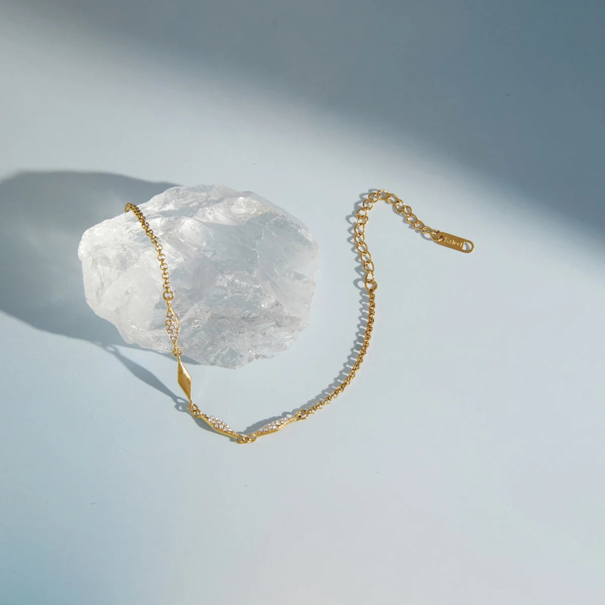Kika Delicate Geometric White Rhinestones Bracelet