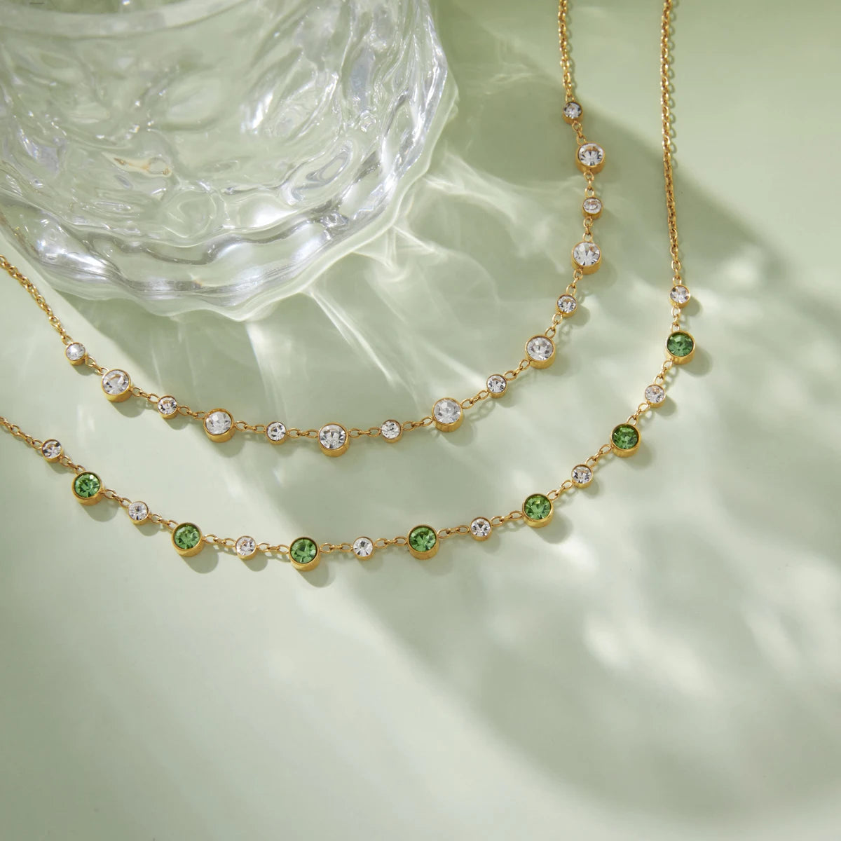 Kika Delicate Green And White Gradient Round Zircons O-Chain Necklace