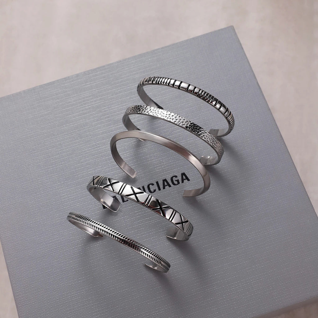 Retro Sawtooth Pattern Smearing Bracelet