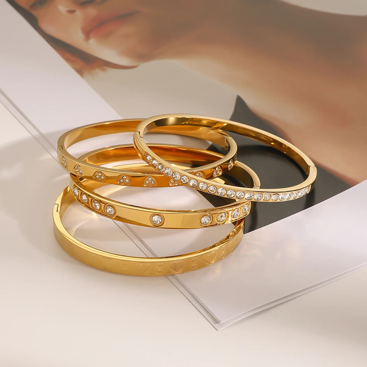 Zircon Bangle Heart Bracelet