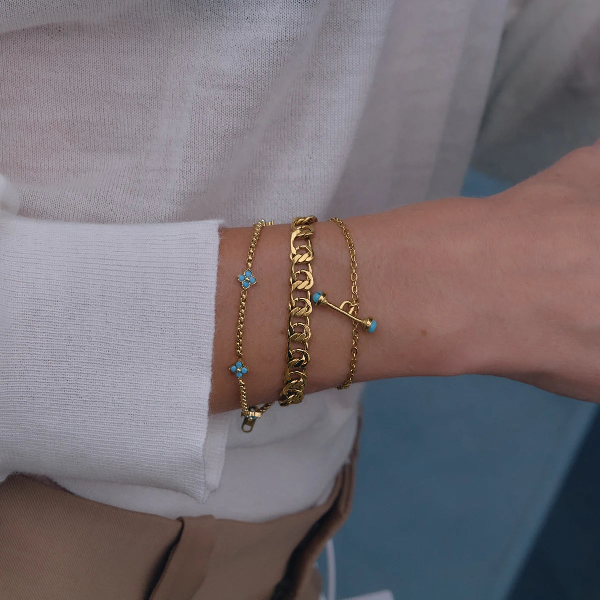 KIKA Elegant Blue Flower T Bar Charm Bracelet For Women Minimalist 18K Gold Plated Stainless Steel Bracelet Fashion Jewelry