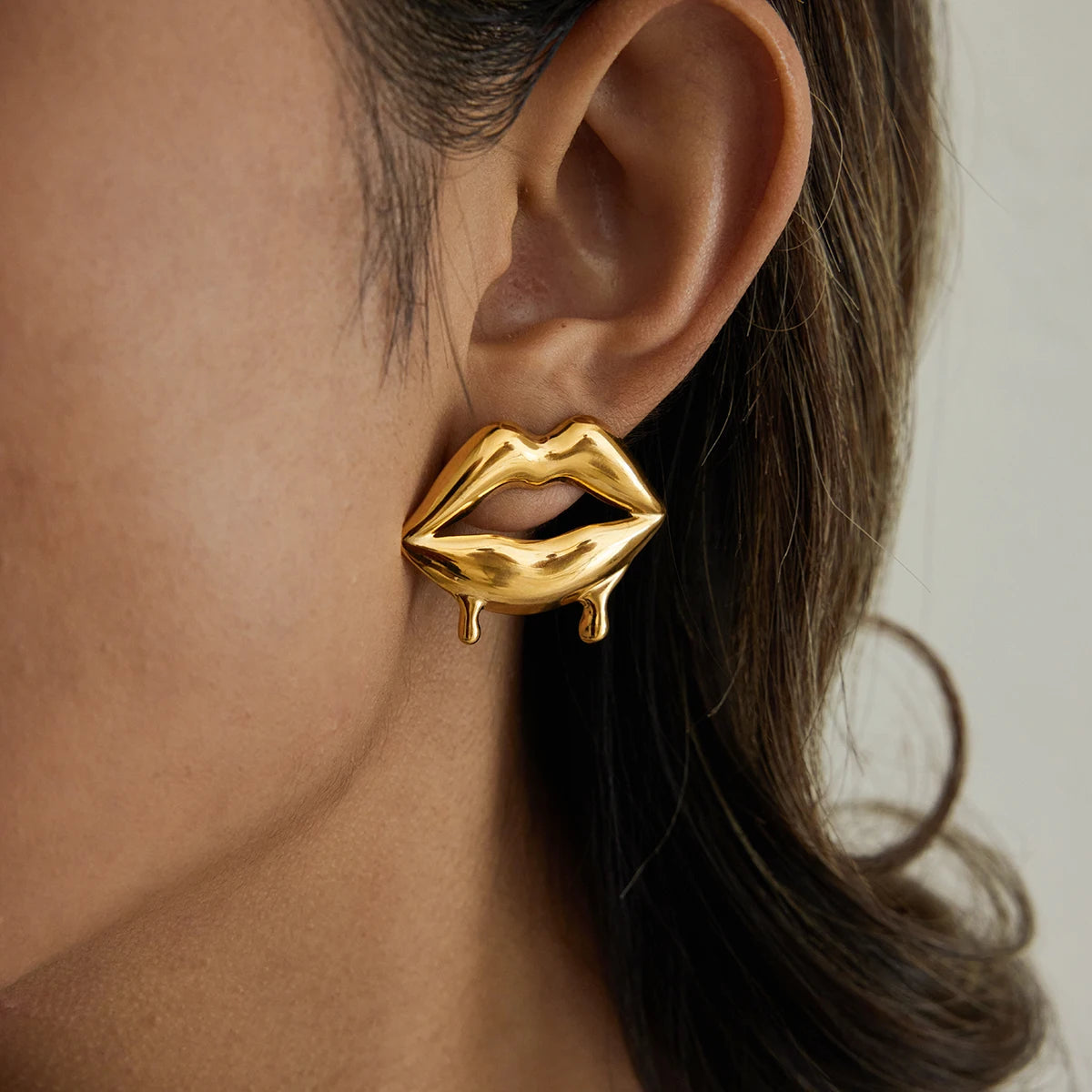 Kika Sweet And Romantic 18K Gold Liquid lip Shape Design Earrings