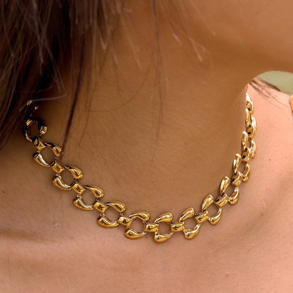 Kika Minimalist Irregular Hollow-out Chain Necklace