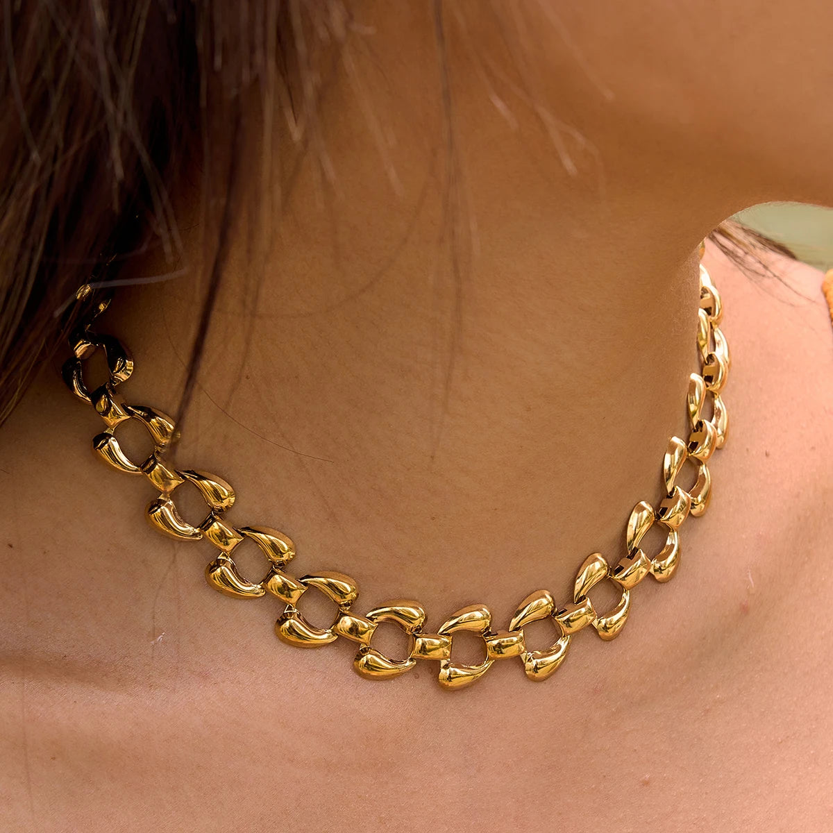 Kika Minimalist Irregular Hollow-out Chain Necklace