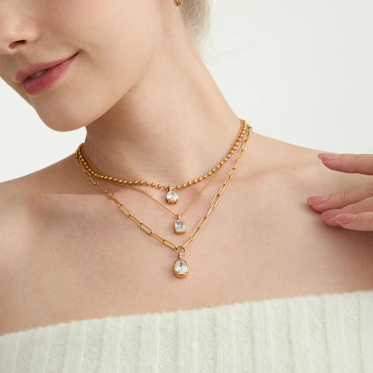 Kika Minimalist White Zircon Geometric Pendant O-Chain Necklace