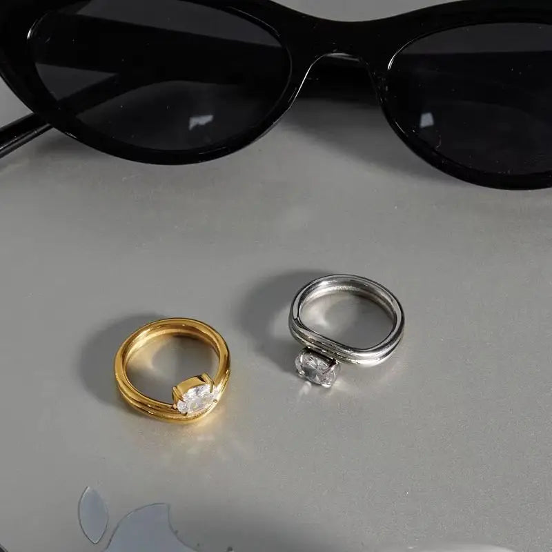 Kika Delicate Double Layered Wave Ring