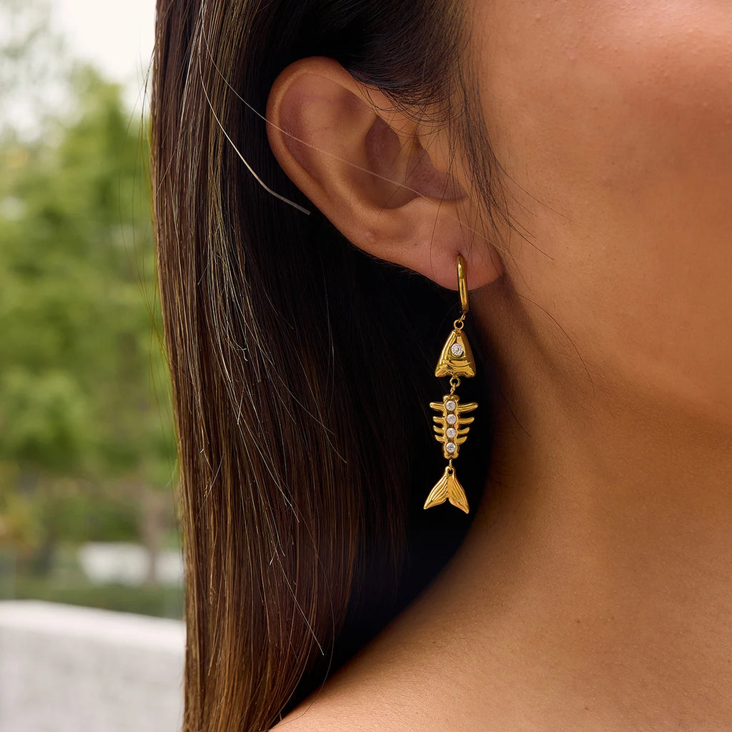 Kika Delicate White Zircon Fish Bone Pendant Earrings