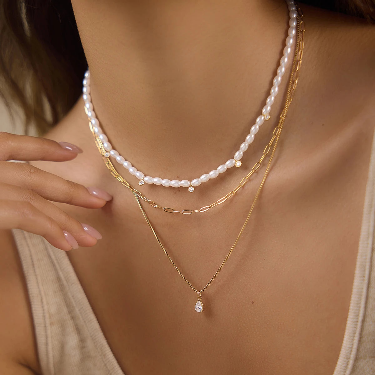 Kika Delicate Zircon Pendant Acrylic Pearl Chain Three-Layer Necklaces