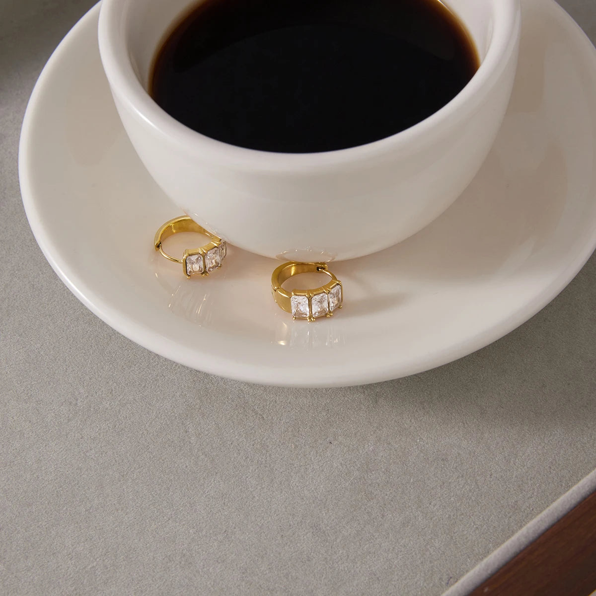 KIKA Delicate Rectangle Zircon Clip Earrings