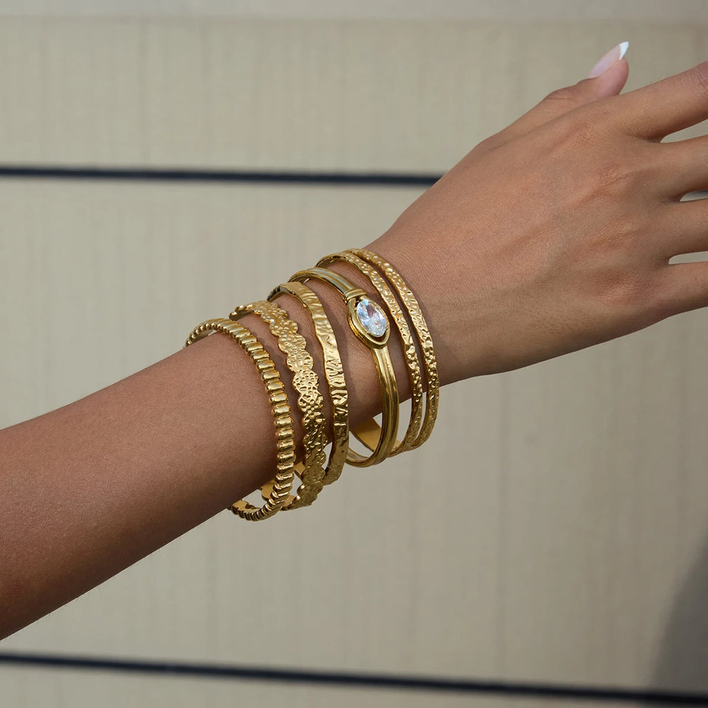 KIKA Minimalist 18K Gold Color Plated Stainless Steel Hammer Pattern Double Layer Bracelet Foldable Wrinkle Bracelet Women's