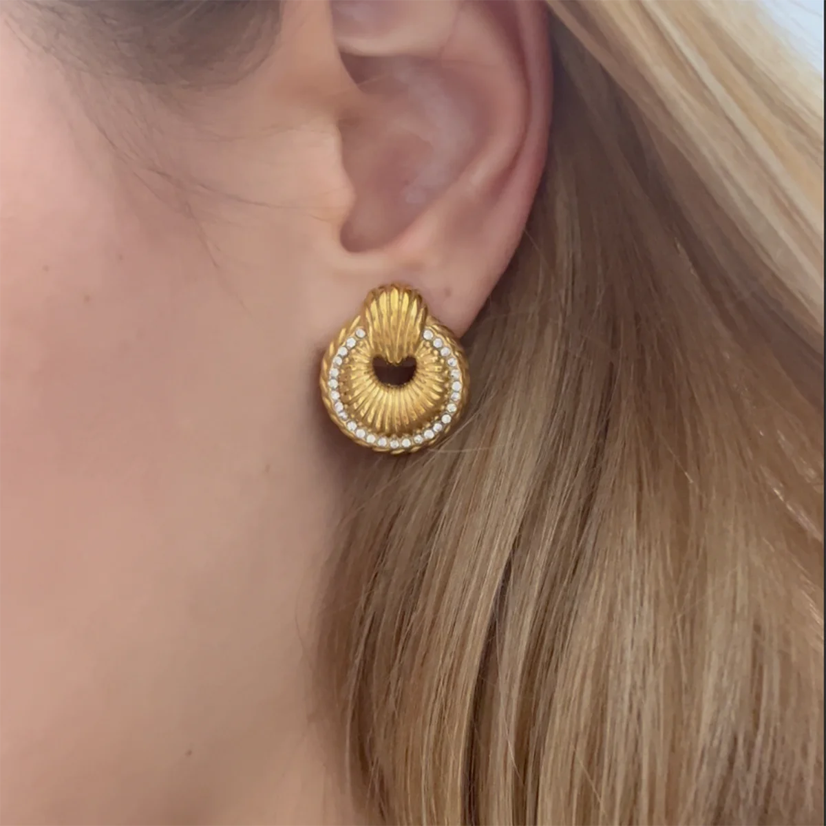 KIKA Simple Classic Round Hollow Thread Bull Horn Earrings 18K Gold Color PVD  Plated Stainless Steel 316L Door Handle Ear Studs