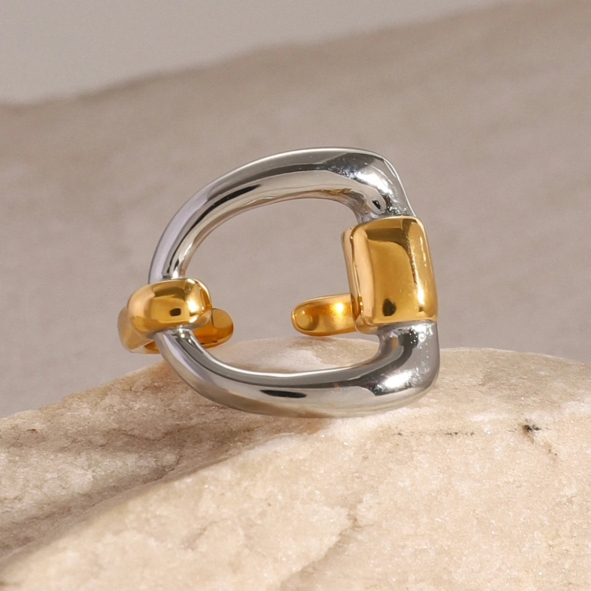 KIKA Minimalist Ring Classy Oval Knot Ring  Stainless steel 316L PVD Plated