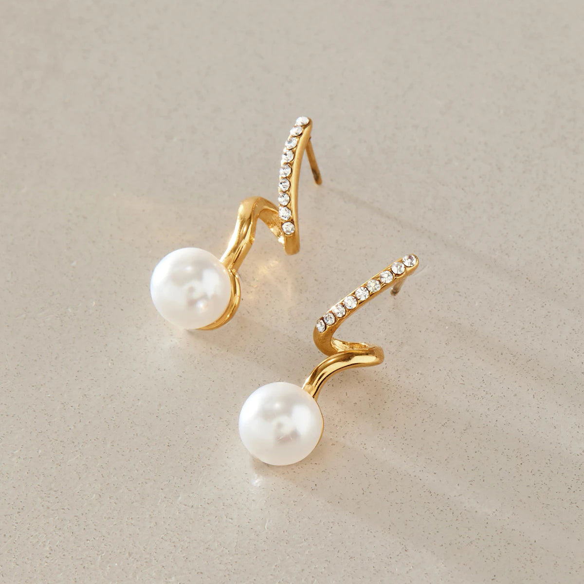 KIKA Elegant Imitation Pearl Spiral Stud Earrings For Women 18K Gold PVD Plated Stainless Steel Earrings Fashion Jewelry Gift