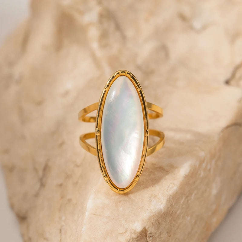 Kika Occident Oval Natural Shell Vintage Rings for