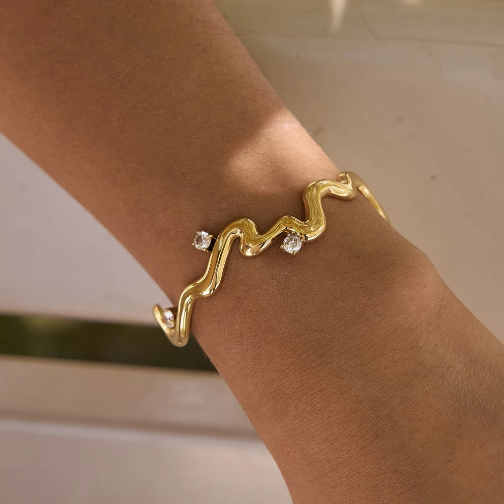 Kika Round Zircon Wave Shape Cuff Bracelet