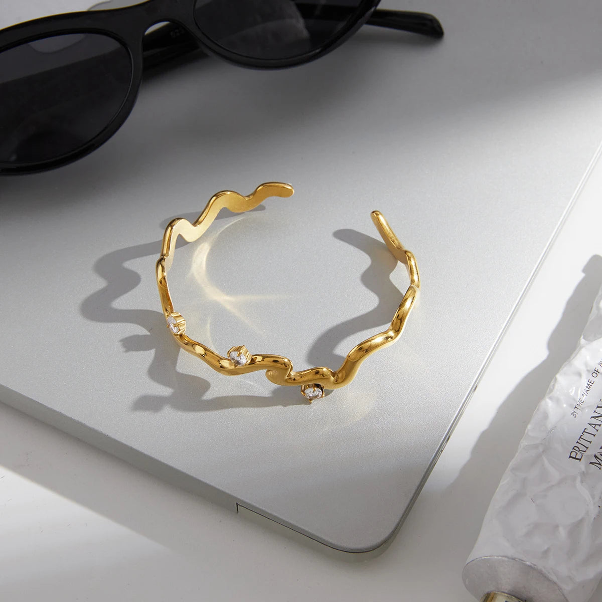 Kika Round Zircon Wave Shape Cuff Bracelet