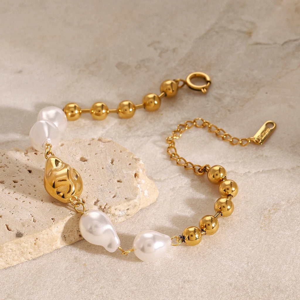 Kika Minimalist Dainty Pearl Bracelet