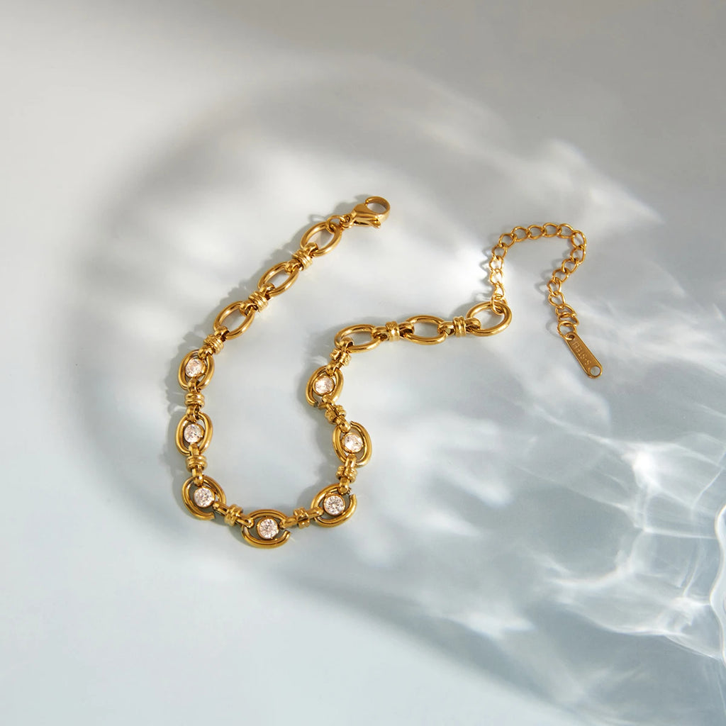 Classic White Zircon Geometric Hollow-Out Chain Bracelet