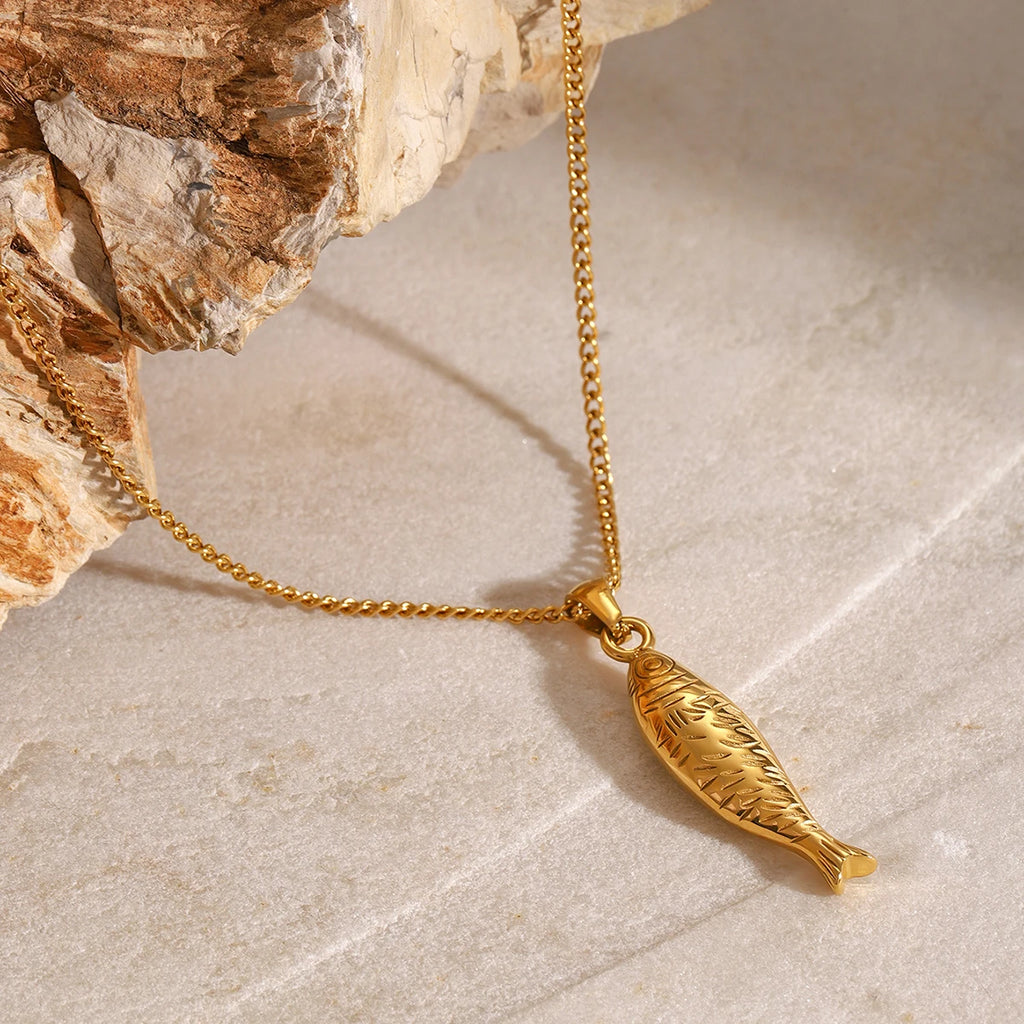 Kika Minimalism Articulated Fish Necklace