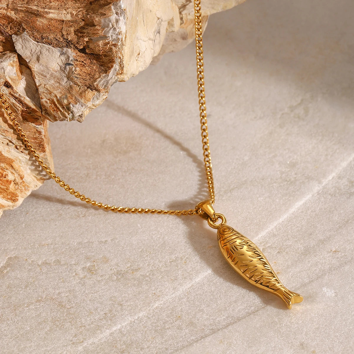 Kika Minimalism Articulated Fish Necklace