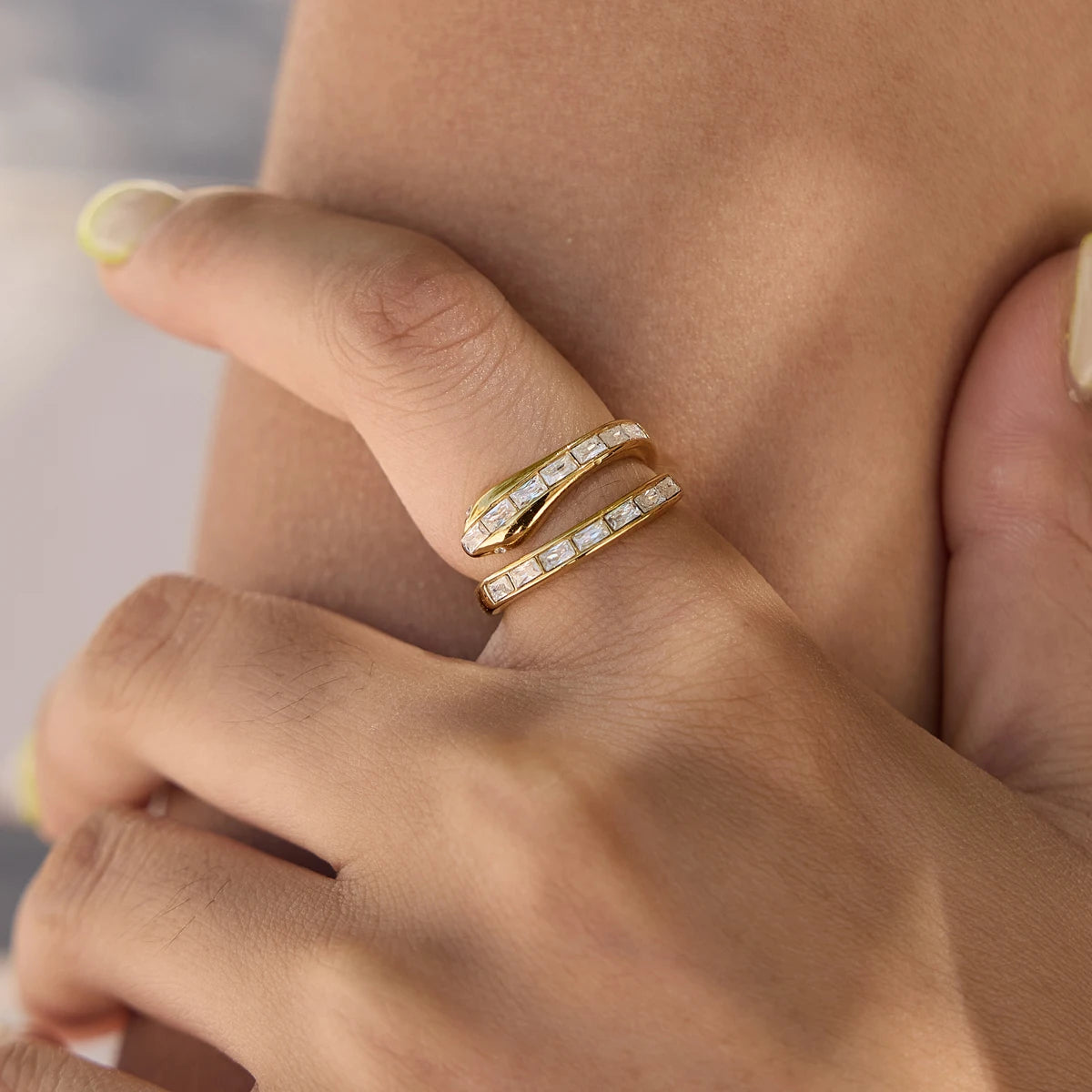 Kika Classic Full Crystal Snake Shape Open Rings