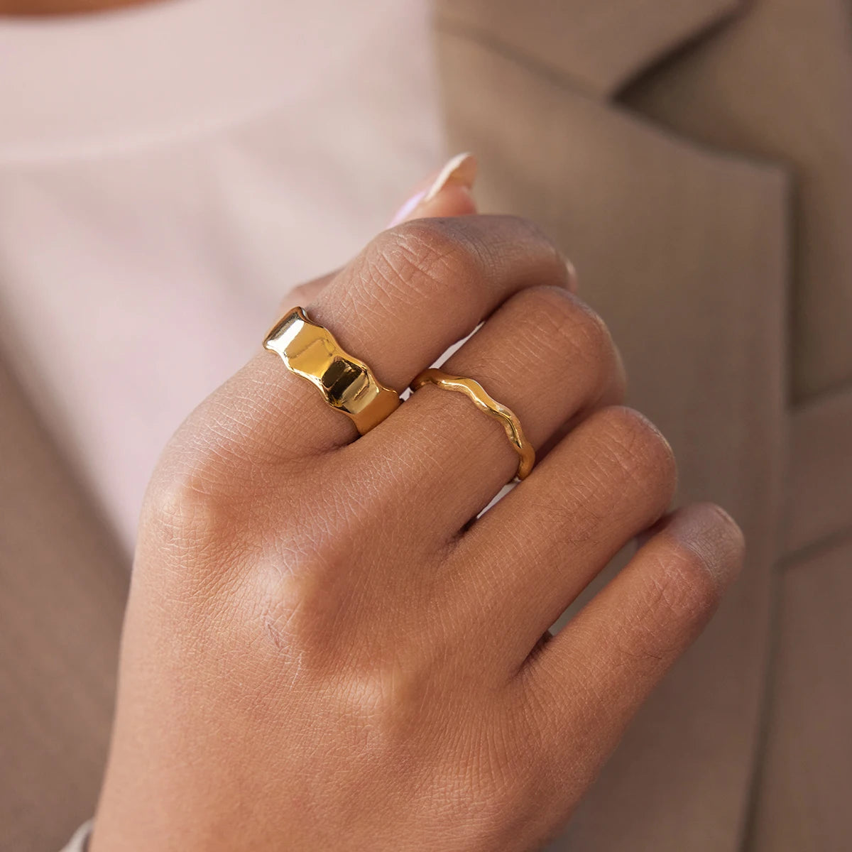 Kika Geometric Wave Shaped Double Layers Open Ring