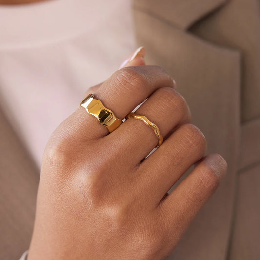 Kika Geometric Wave Shaped Double Layers Open Ring