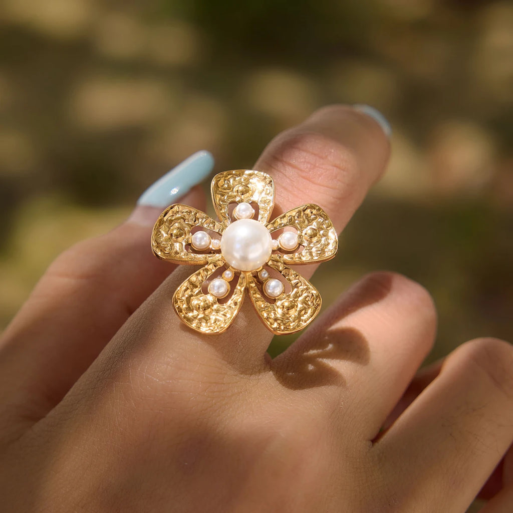Kika Elegant Imitation Pearl Flower Earrings