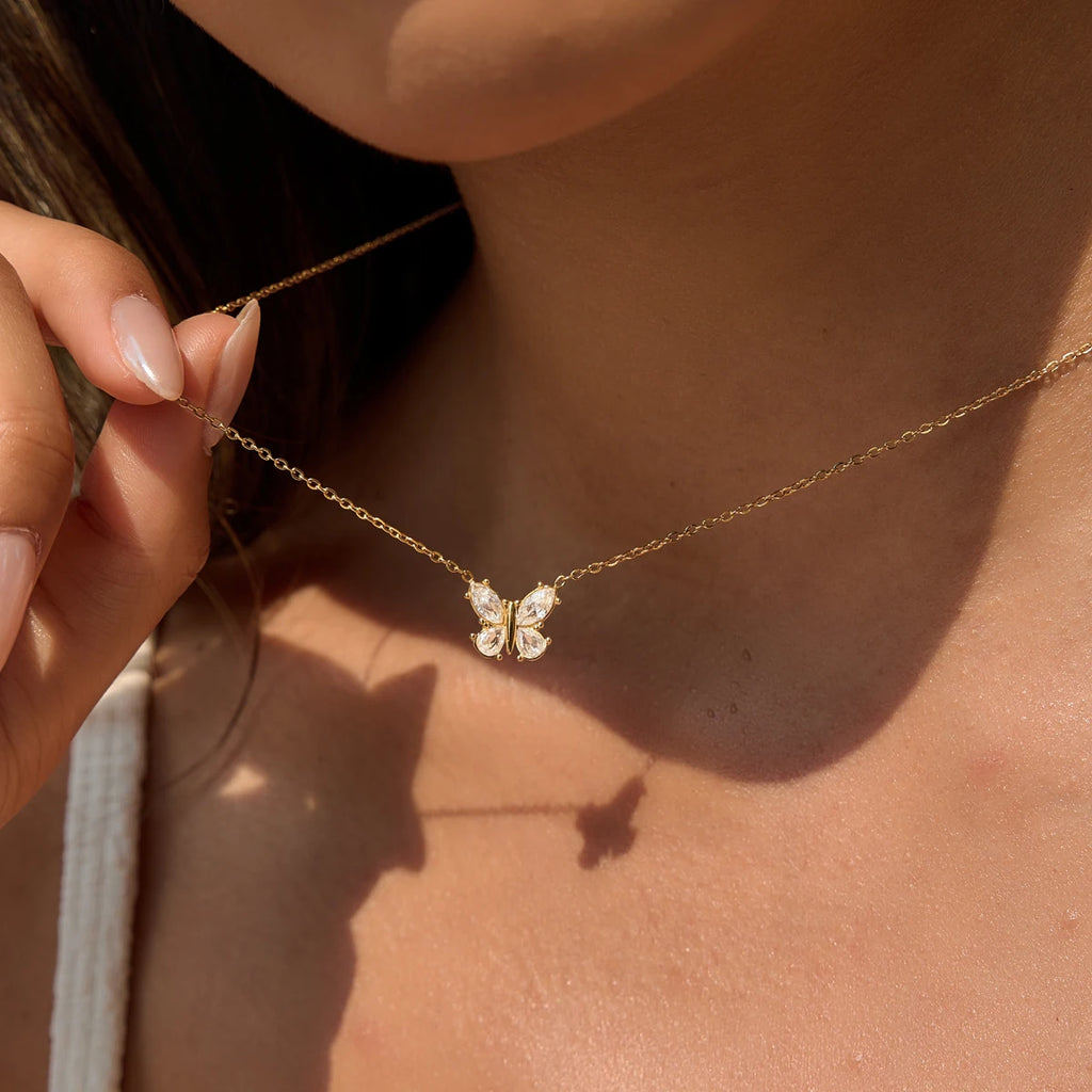 Kika Gold Plated Classic Zircon Heart-shaped Double-ring Interlocking Pendant Necklace