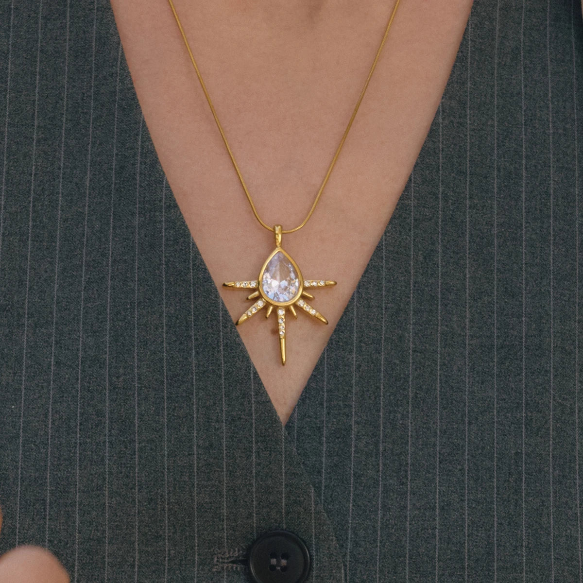 Kika White Drop-Shaped Zircon Star Pendant With Snake Bone Chain