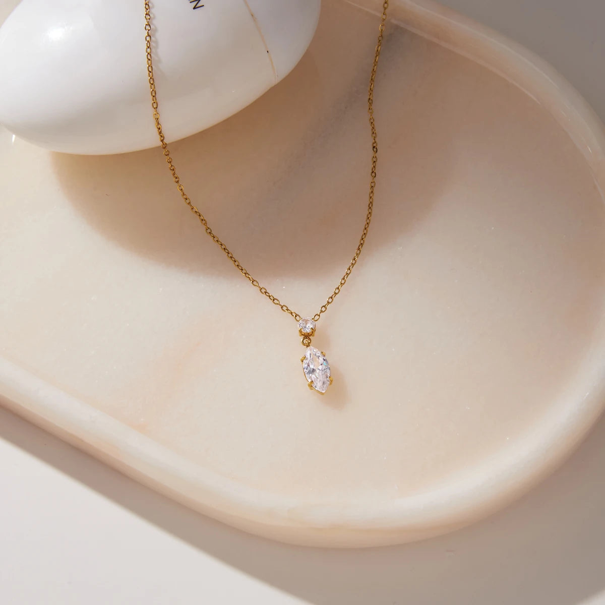 Kika Round Horse Eye Shape Zircon Pendant Necklace