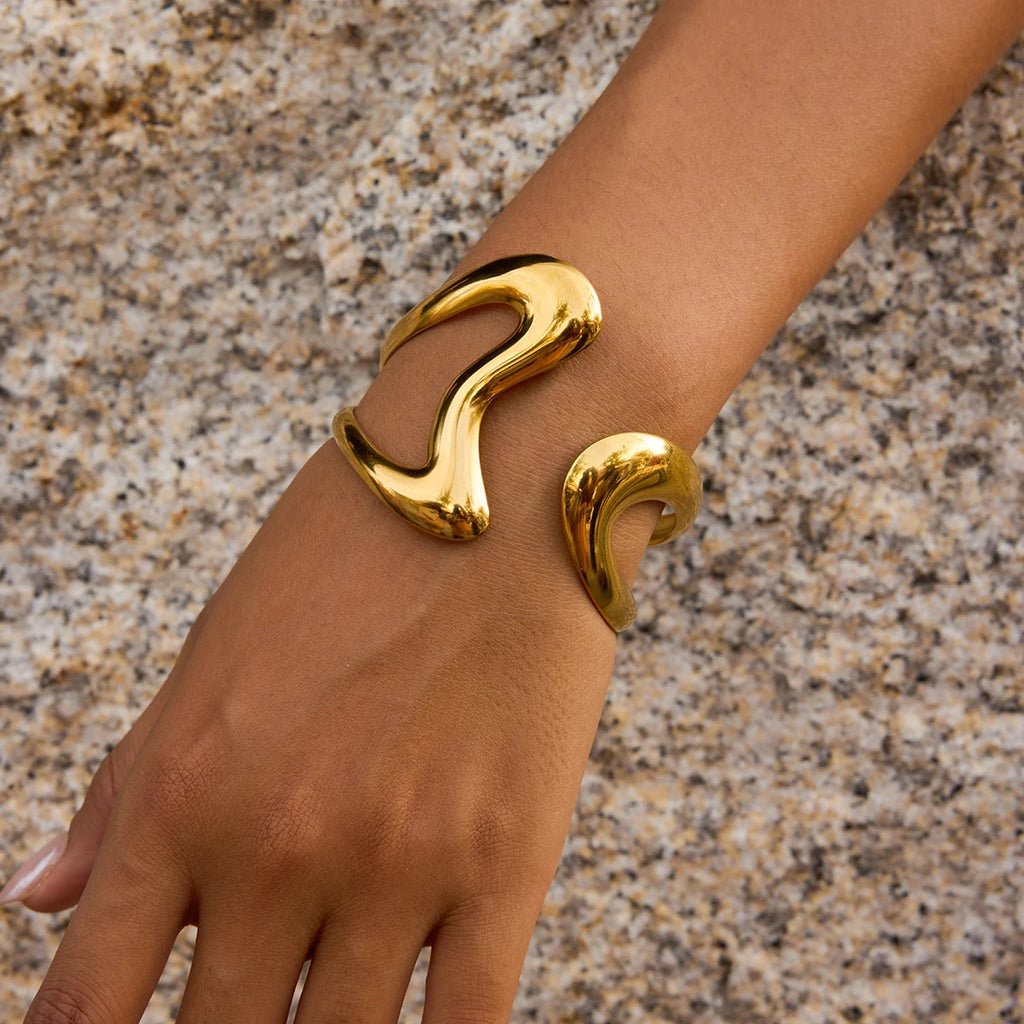 Minimalist Line Double Layered Hollow Asymmetric Wave Bracelet