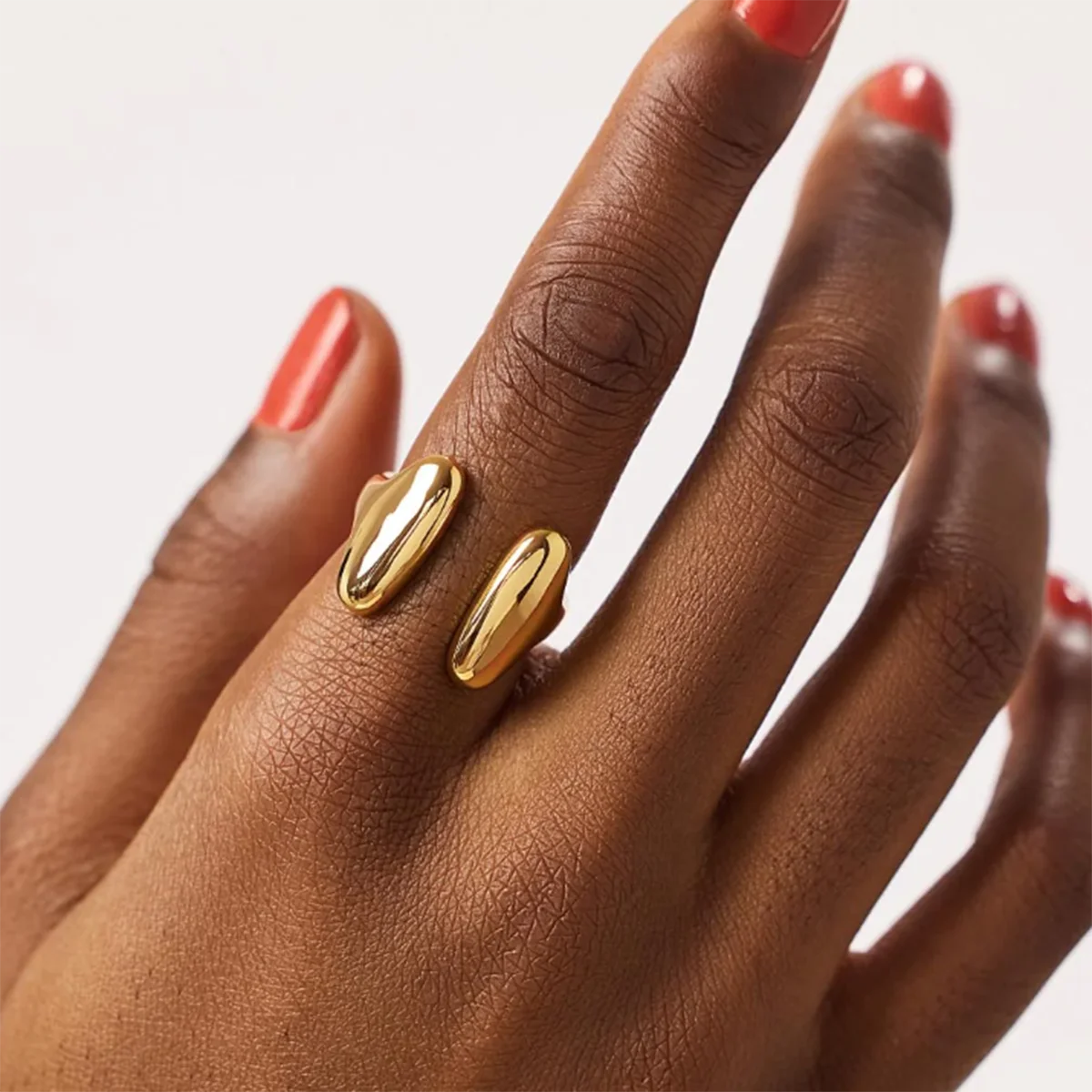 Kika Minimalist Stainless Steel Smooth Asymmetric Ring Oval
