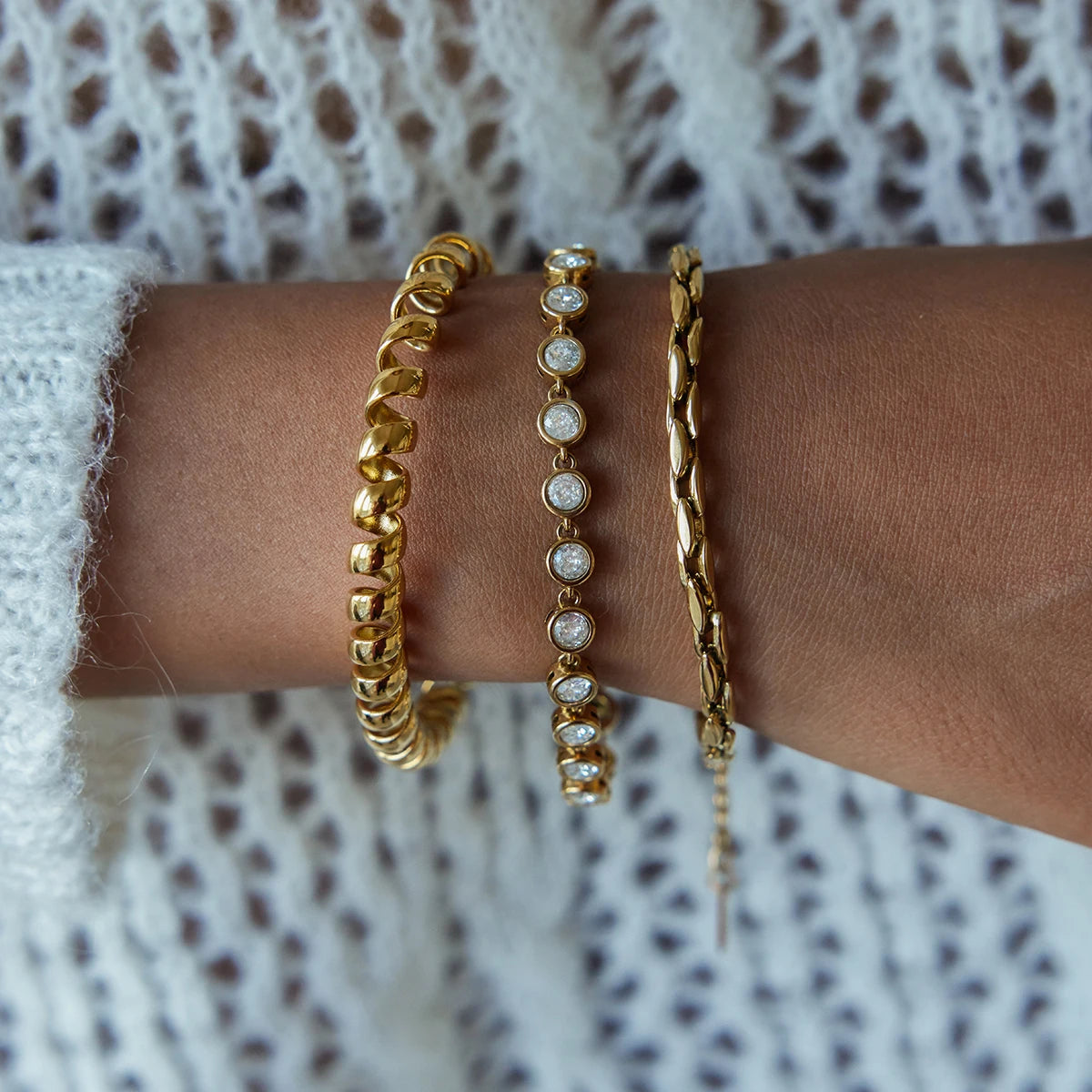 Spiral Multi-Layer Surround Telephone Line Open Bracelet