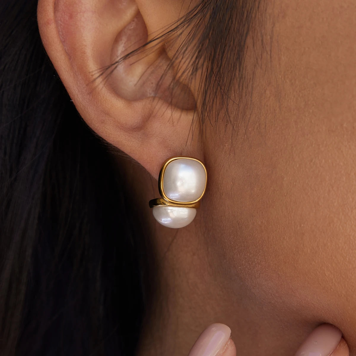 KIKA Elegant Classic 18K Gold Color PVD Plated Inlay Acrylic Pearl C-Shape Earring Hypoallergenic Stainless Steel 316L