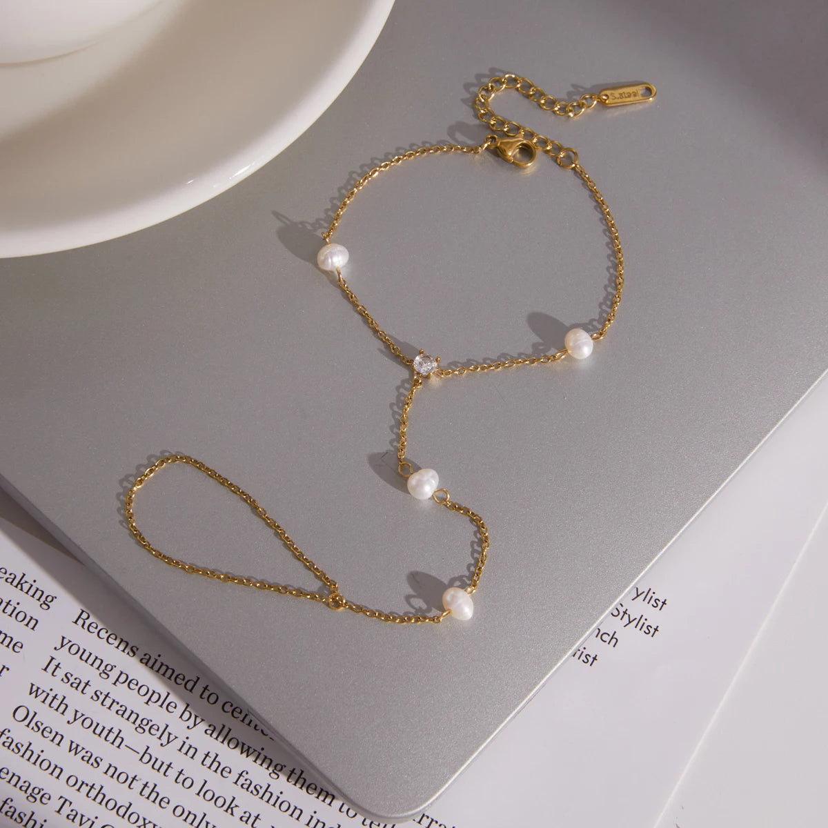 Kika Elegant Freshwater Pearl Round Zircon Finger Bracelet