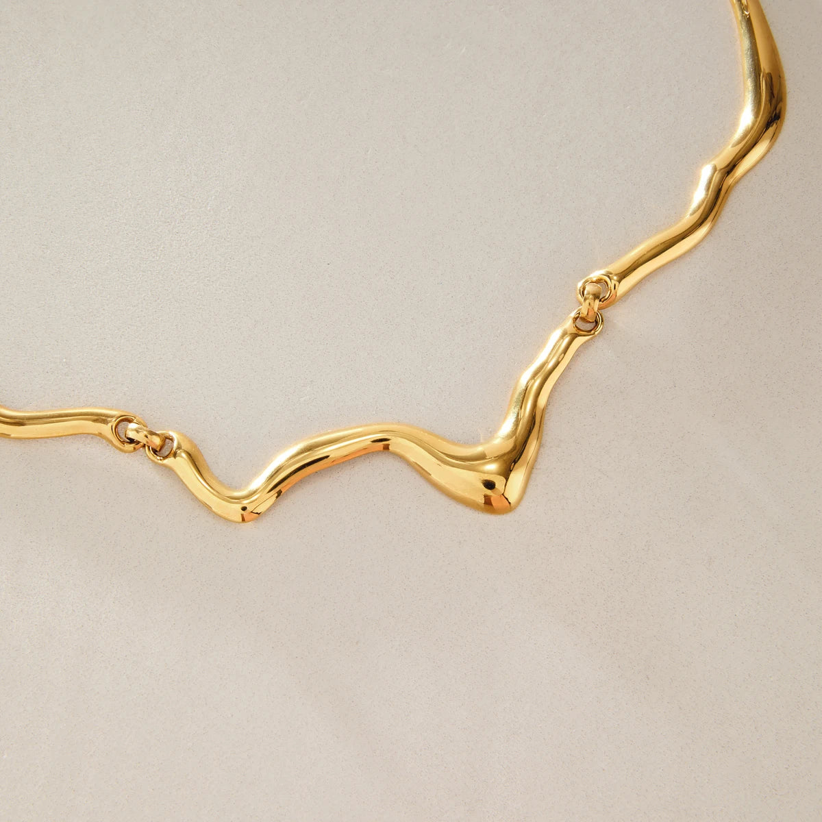 KIKA Chunky Wave Shape Choker Necklace For Women Minimalist 18K Gold PVD Plated Stainless Steel Necklace Fashion Jewelry Gift