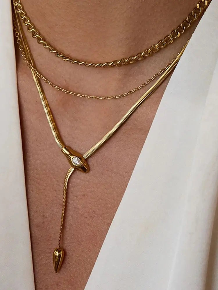Kika Simple Classic Zircon Serpentine Necklace