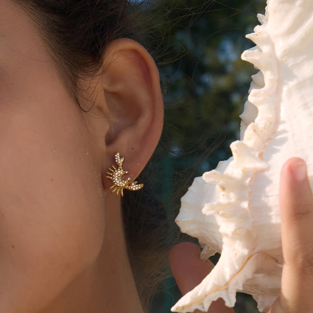 Kika Delicate Designer Style Crab O-Chain Necklace