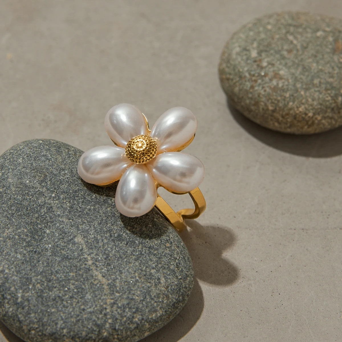 Kika Fashion 18K Gold Color Plated Stainless Steel Five Petal Flower Pearl Ring