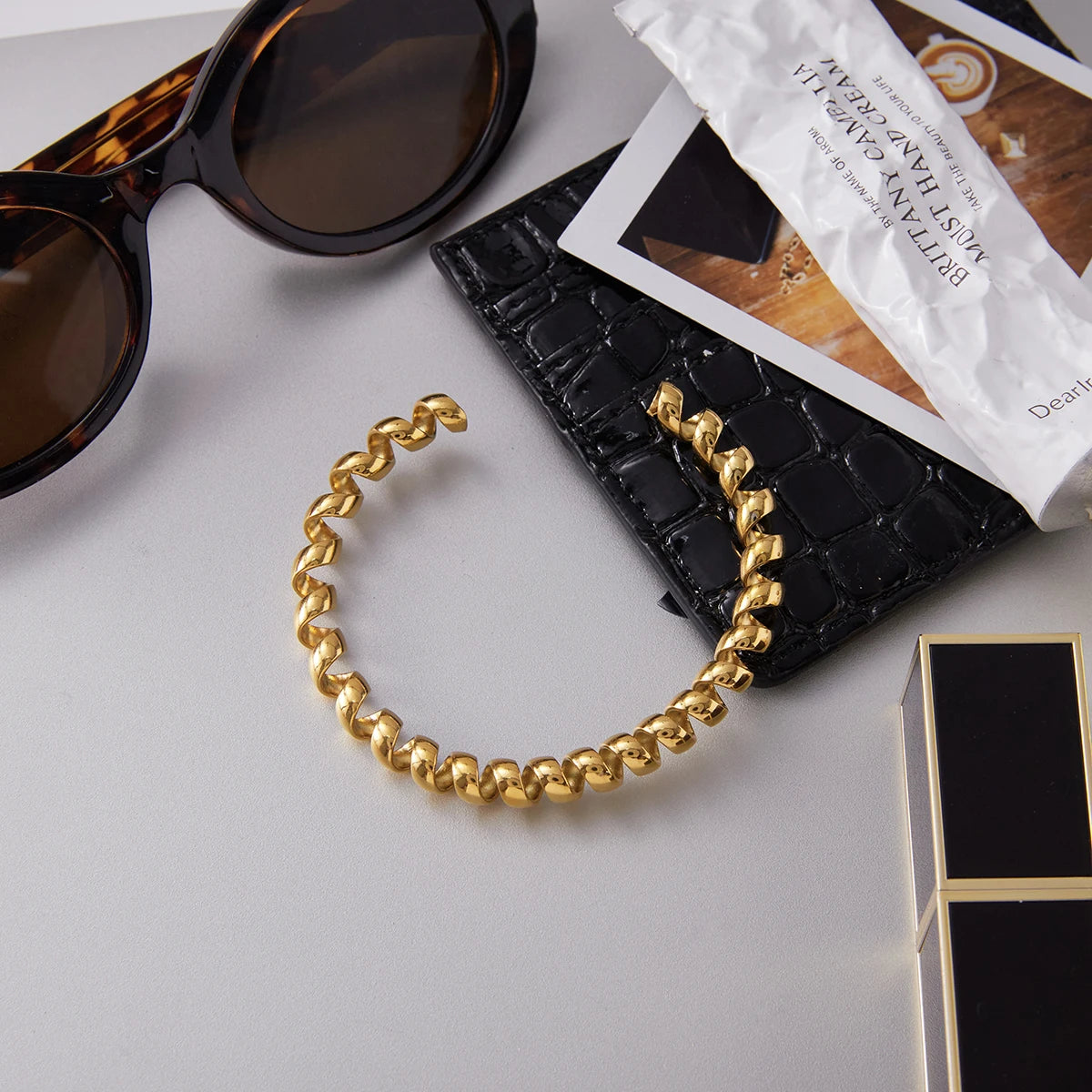 Spiral Multi-Layer Surround Telephone Line Open Bracelet