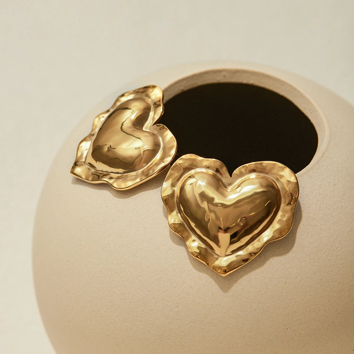Hammer Pattern Fat Drum Heart Ear Studs