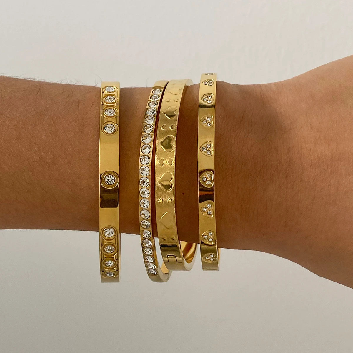 Zircon Bangle Heart Bracelet