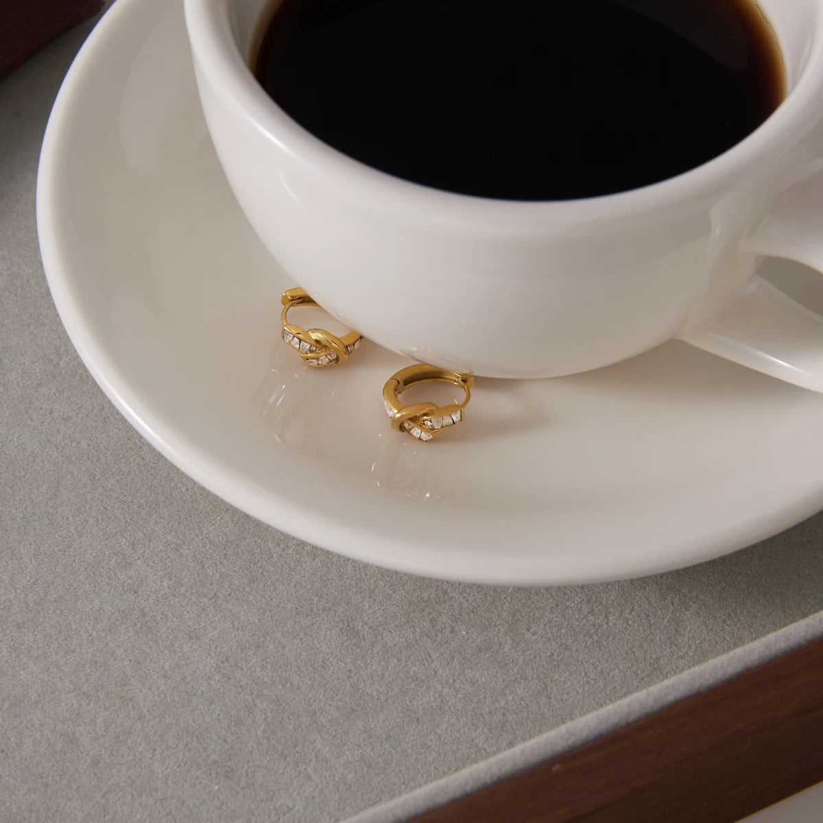 Kika Delicate Zircon Knotted Stud 18K Gold PVD Plated Stainless Steel