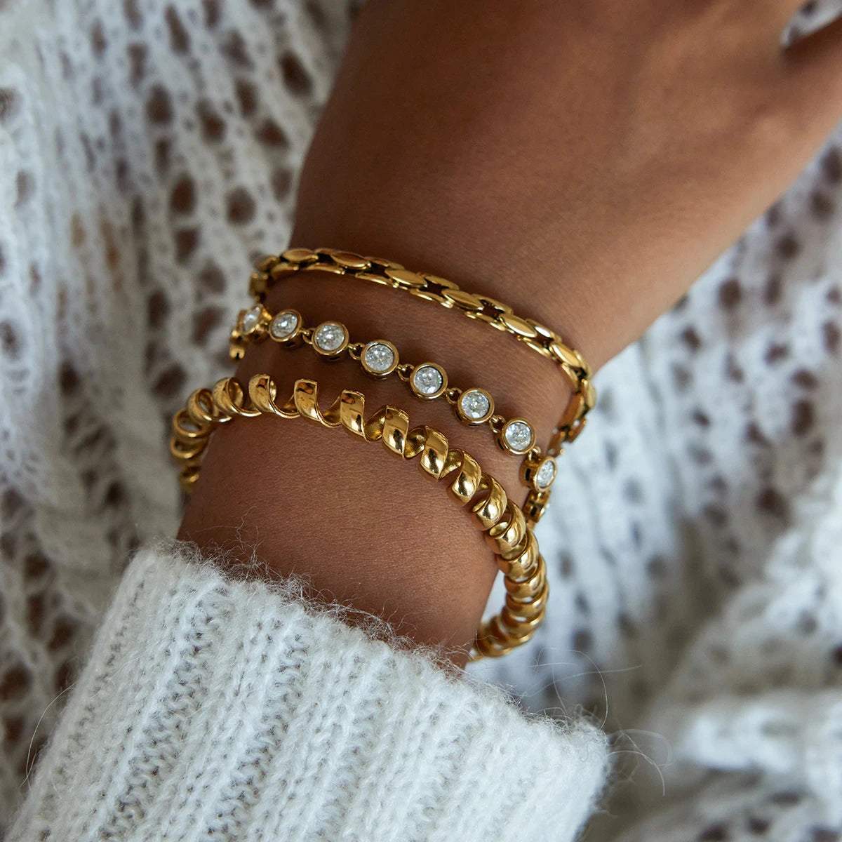 Spiral Multi-Layer Surround Telephone Line Open Bracelet