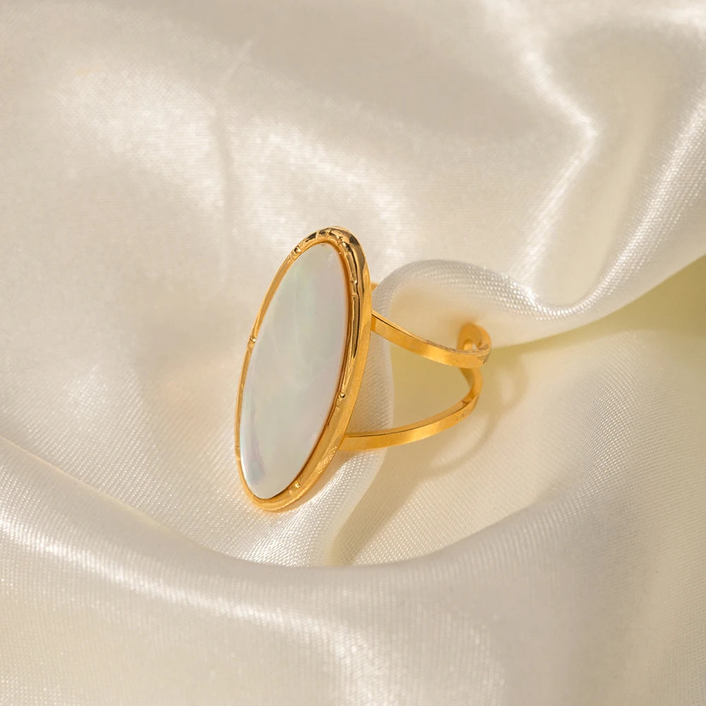 Kika Occident Oval Natural Shell Vintage Rings for