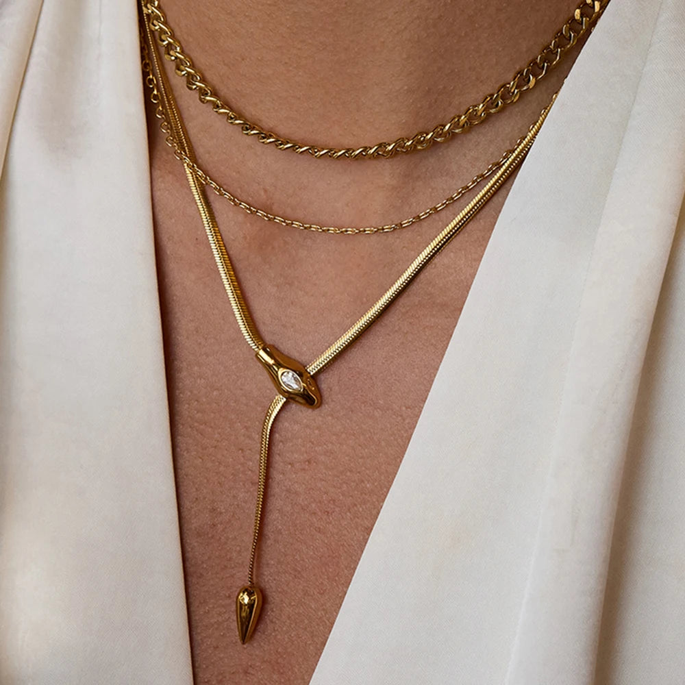Kika Simple Classic Zircon Serpentine Necklace