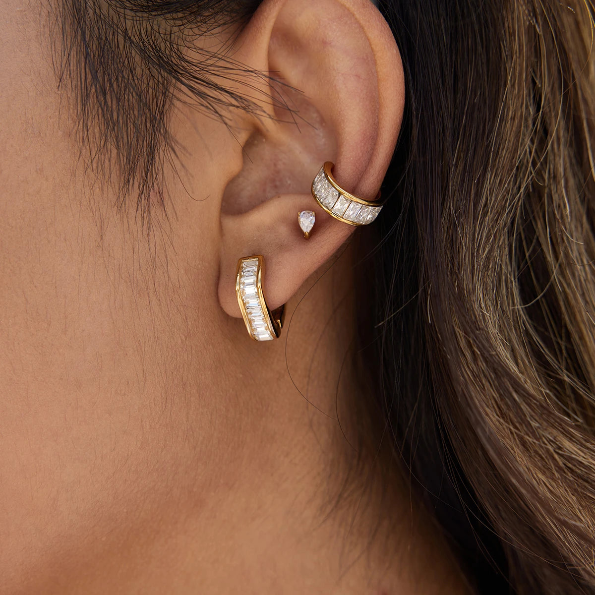 Kika Simple Classic White Square Water Rhinestone Geometric Irregular Earrings