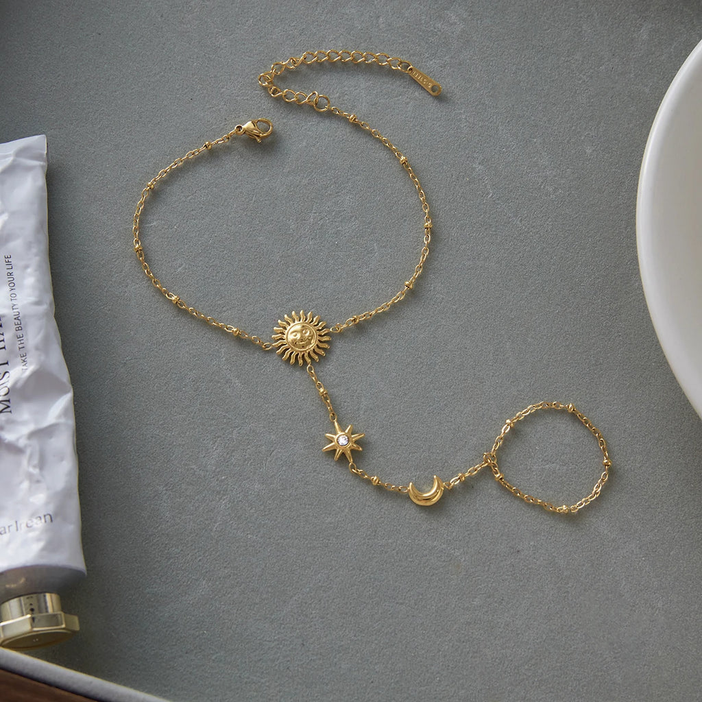 White Water Rhinestone Star Finger Bracelet