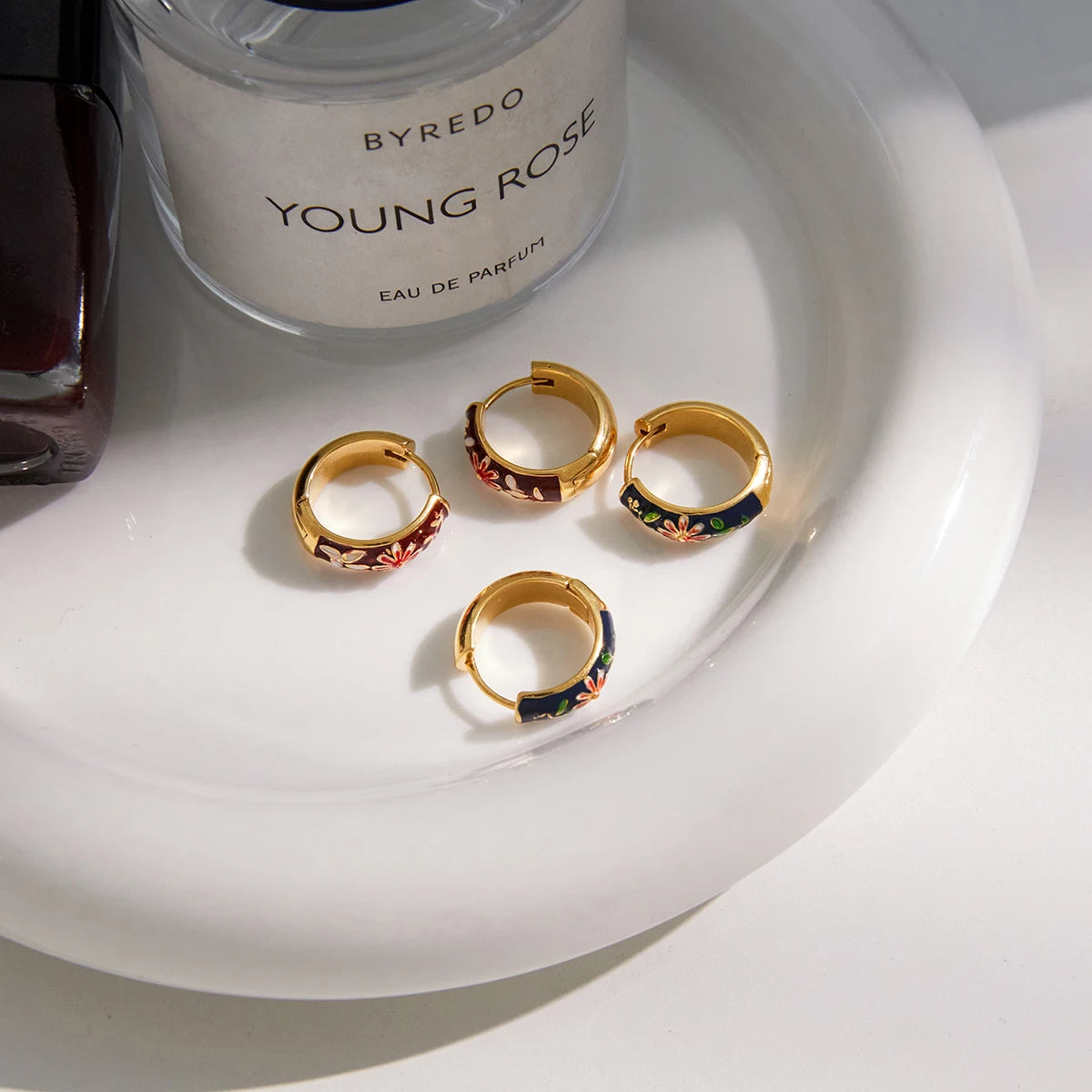 Kika Vintage Enamel Daisy Hoop Earrings